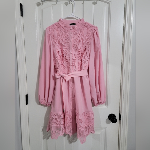 Simplee Apparel Dresses & Skirts - Pink Lace Button-Up Dress Size L